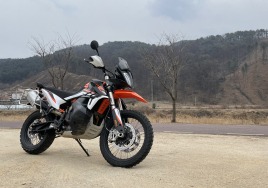 온로드 장거리 투어에도 진가를 발휘하다 KTM 890 어드벤처 R