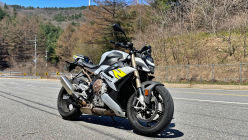 완성도 높은 주행 성능, 아쉬운 재미. BMW S 1000 R