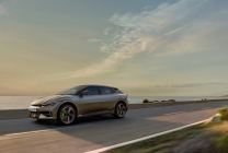 기아, 람보르기니 우루스 제치는 고성능 전기차 'EV6 GT' 출시...제로백 3.5초